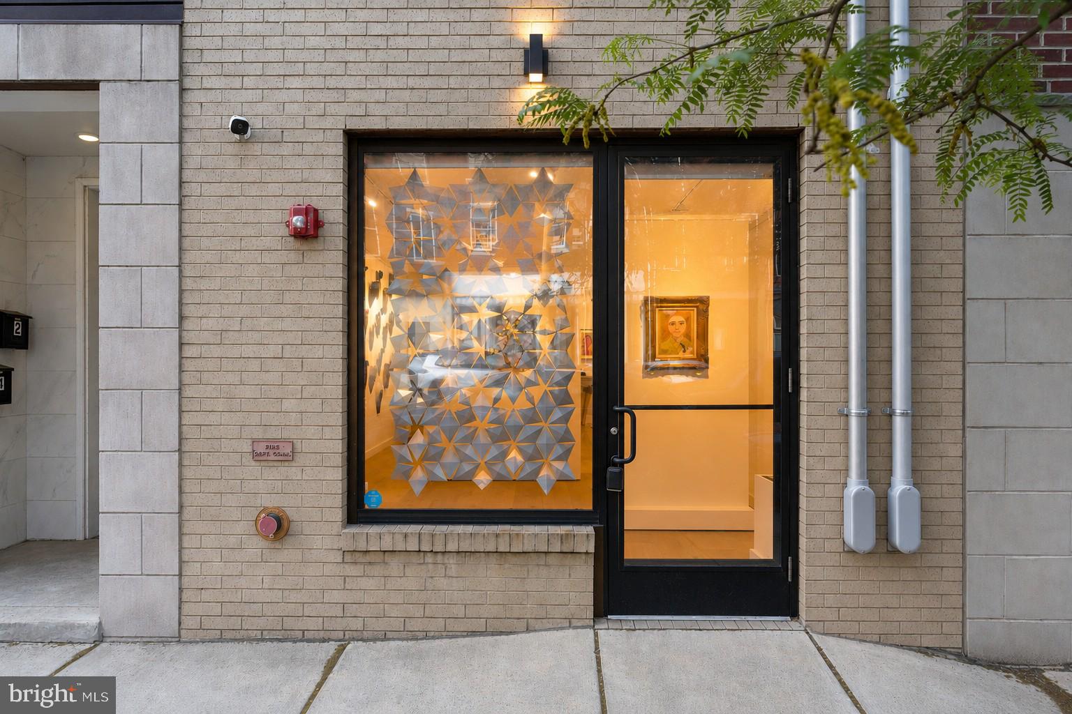 FISHTOWN - Commercial Sale