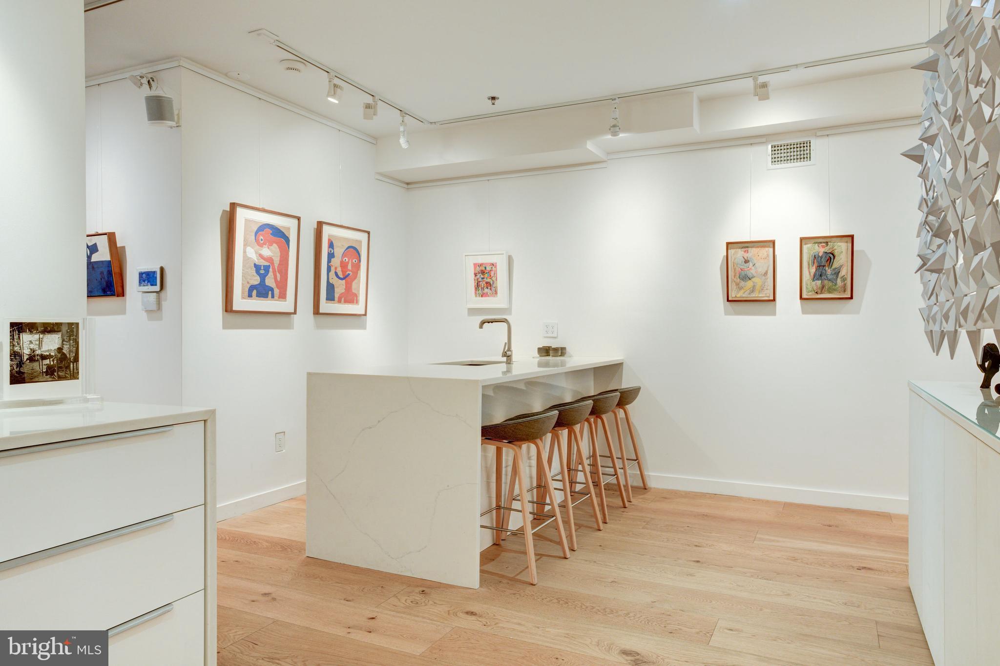 FISHTOWN - Commercial Sale