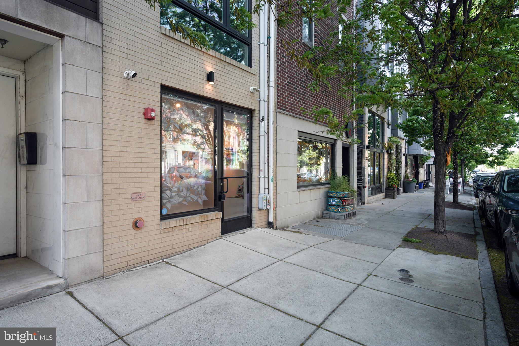 FISHTOWN - Commercial Sale