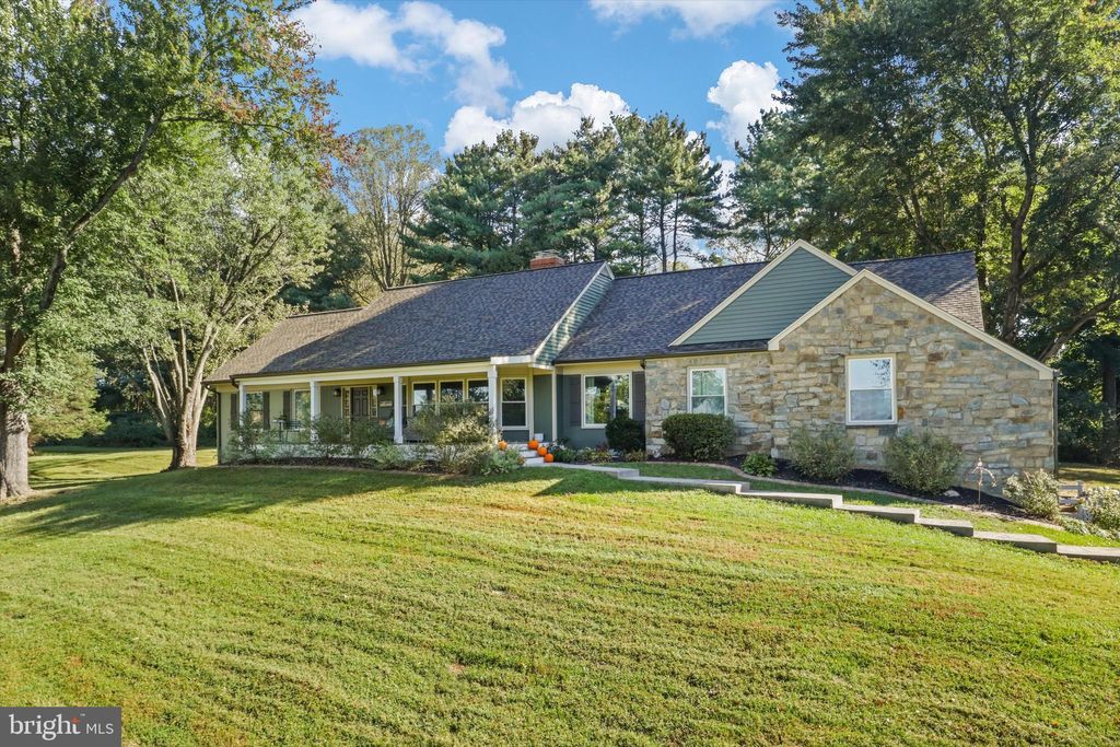 Photo of 6811 White Rock Road, CLIFTON, VA 20124 (MLS # VAFX2275434)