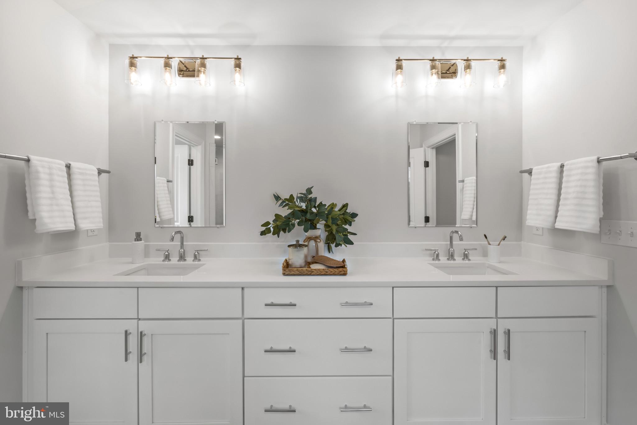 HOLLIN KNOLL - Residential