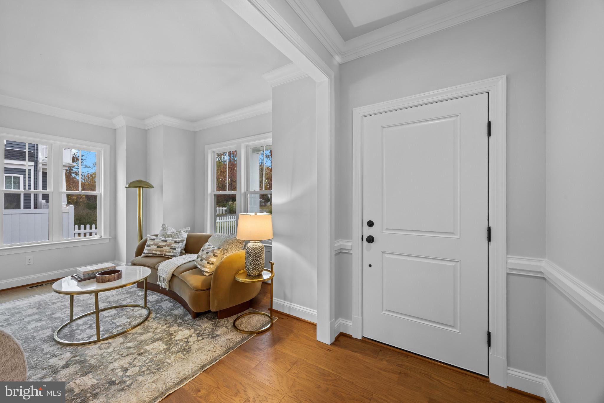 HOLLIN KNOLL - Residential