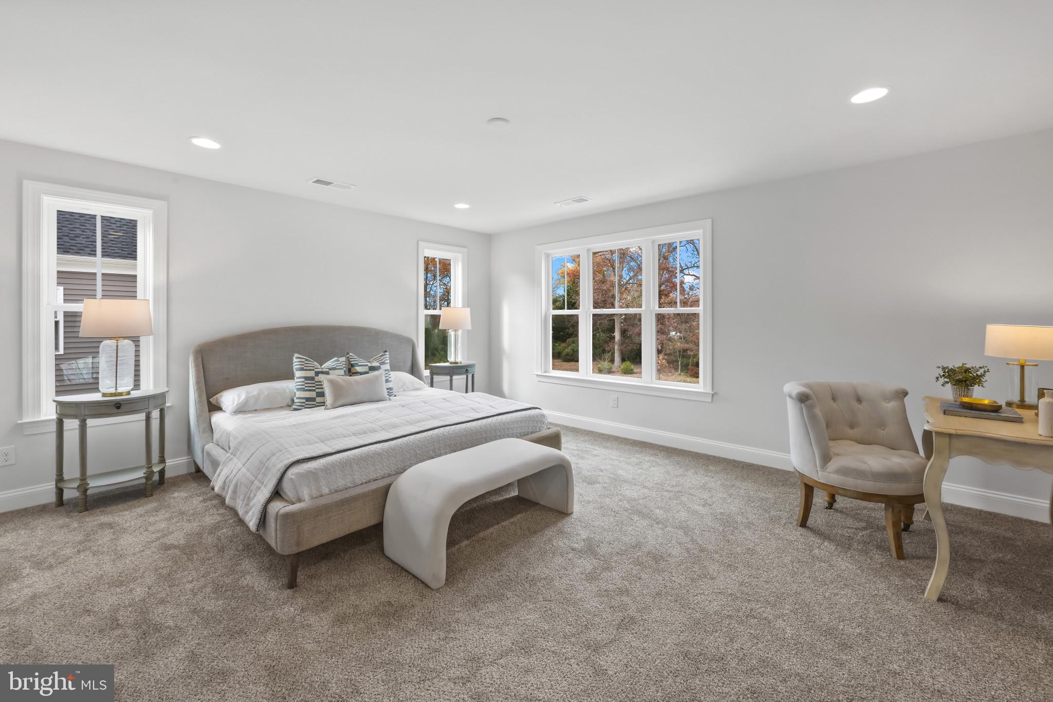 HOLLIN KNOLL - Residential