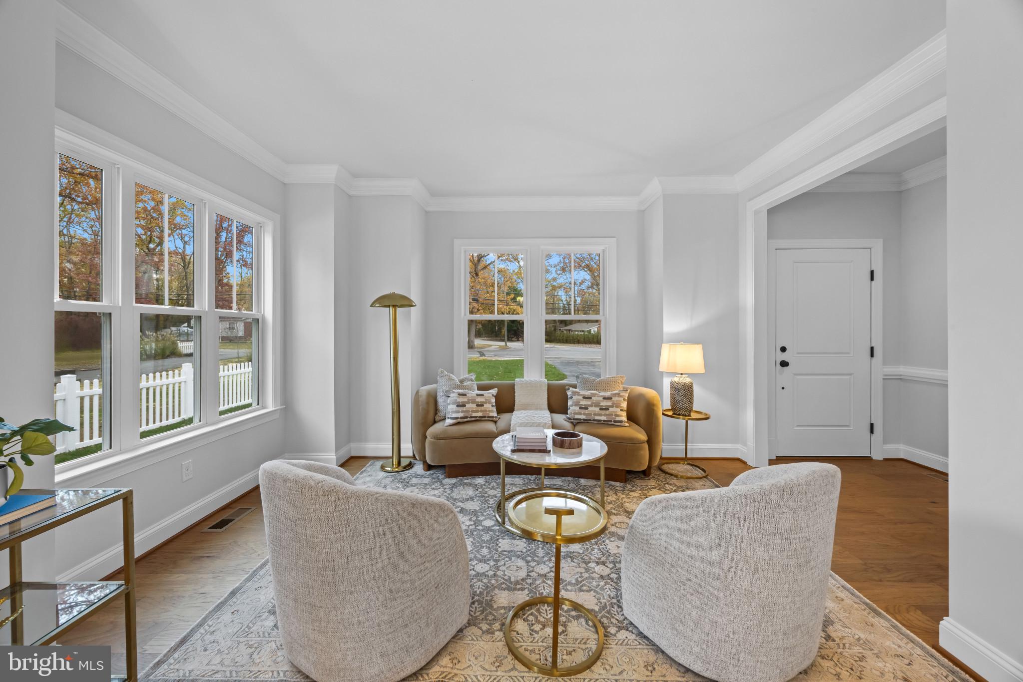 HOLLIN KNOLL - Residential