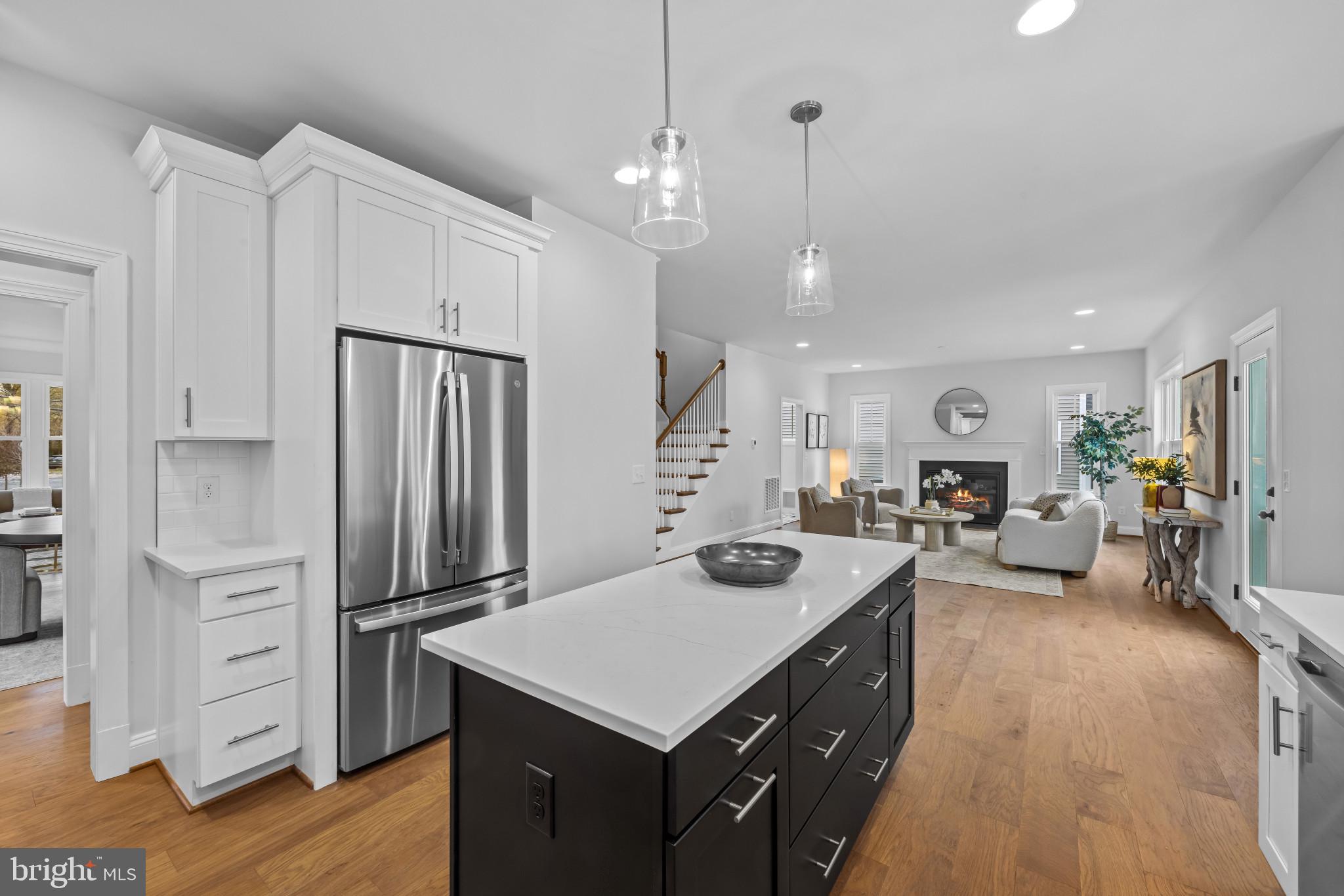 HOLLIN KNOLL - Residential