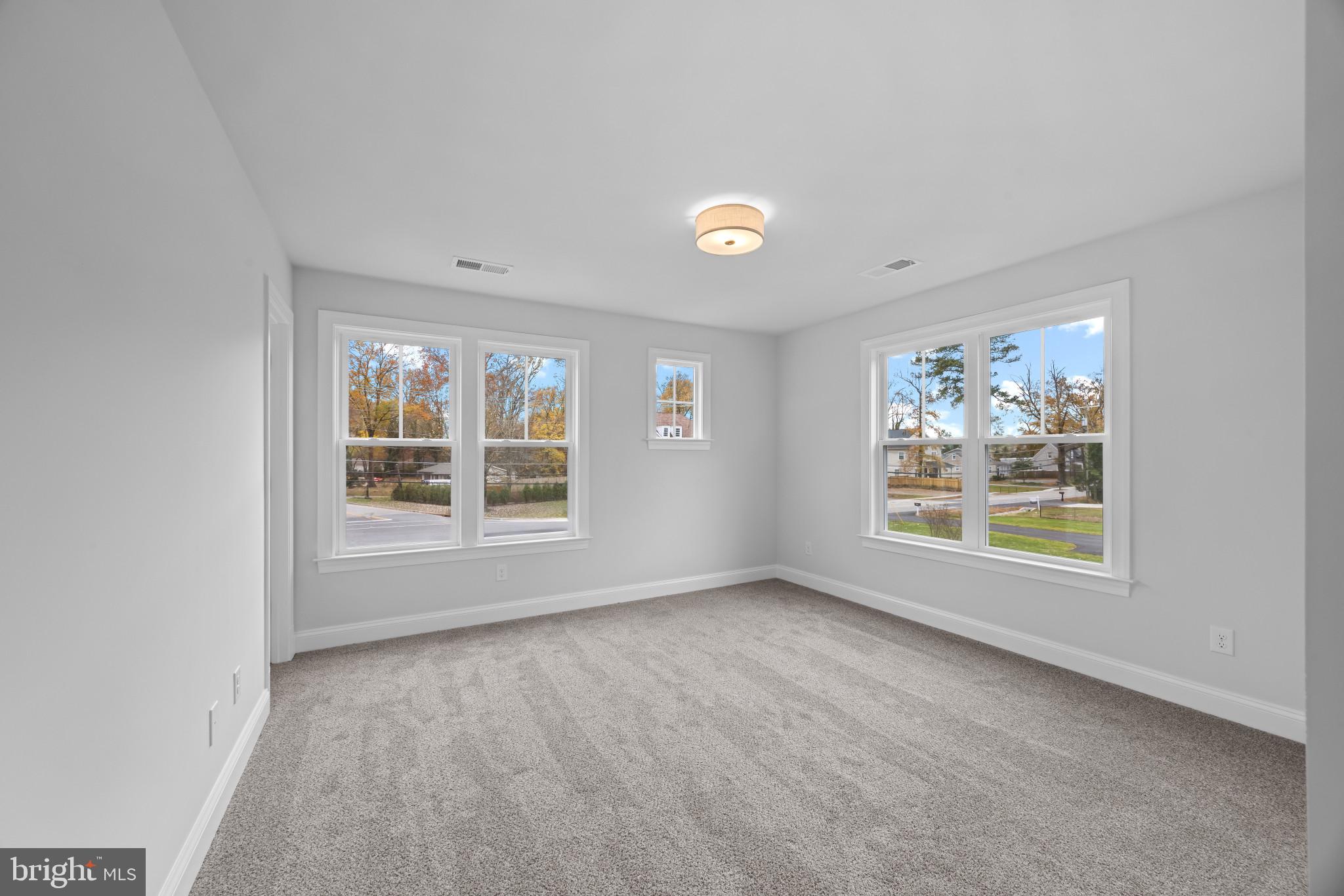 HOLLIN KNOLL - Residential