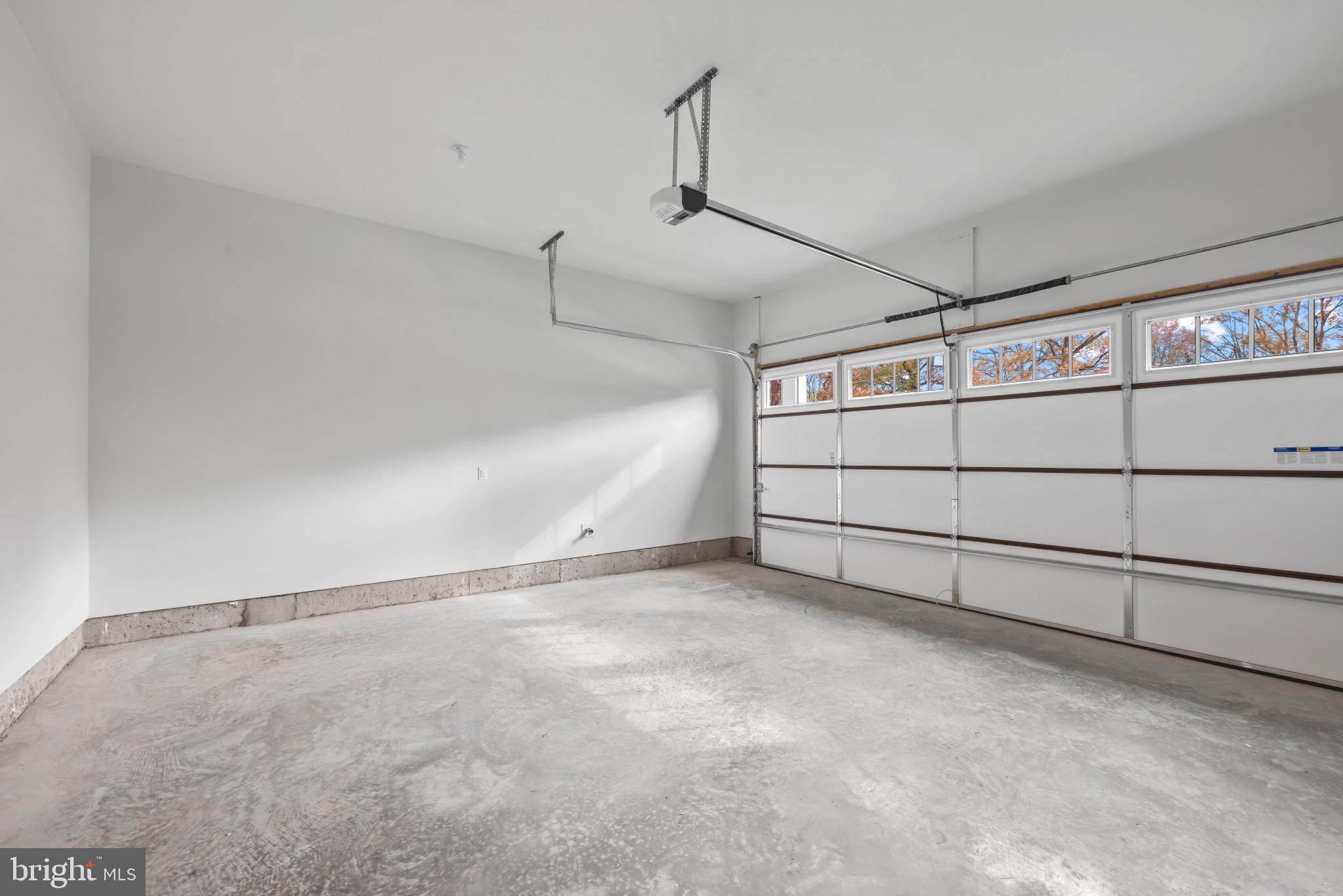 HOLLIN KNOLL - Residential