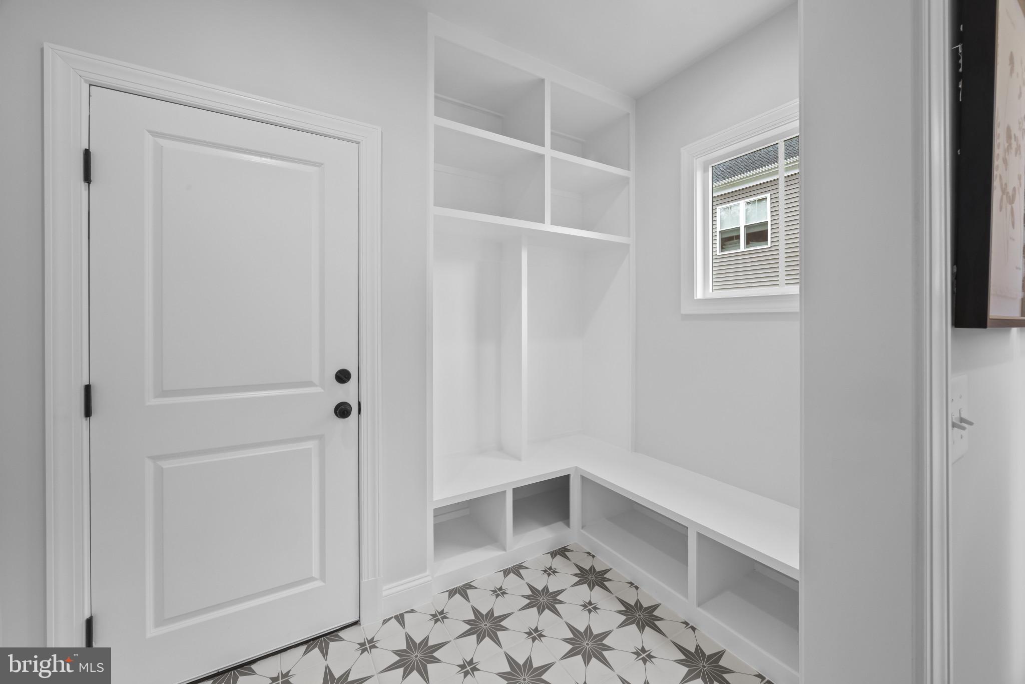 HOLLIN KNOLL - Residential