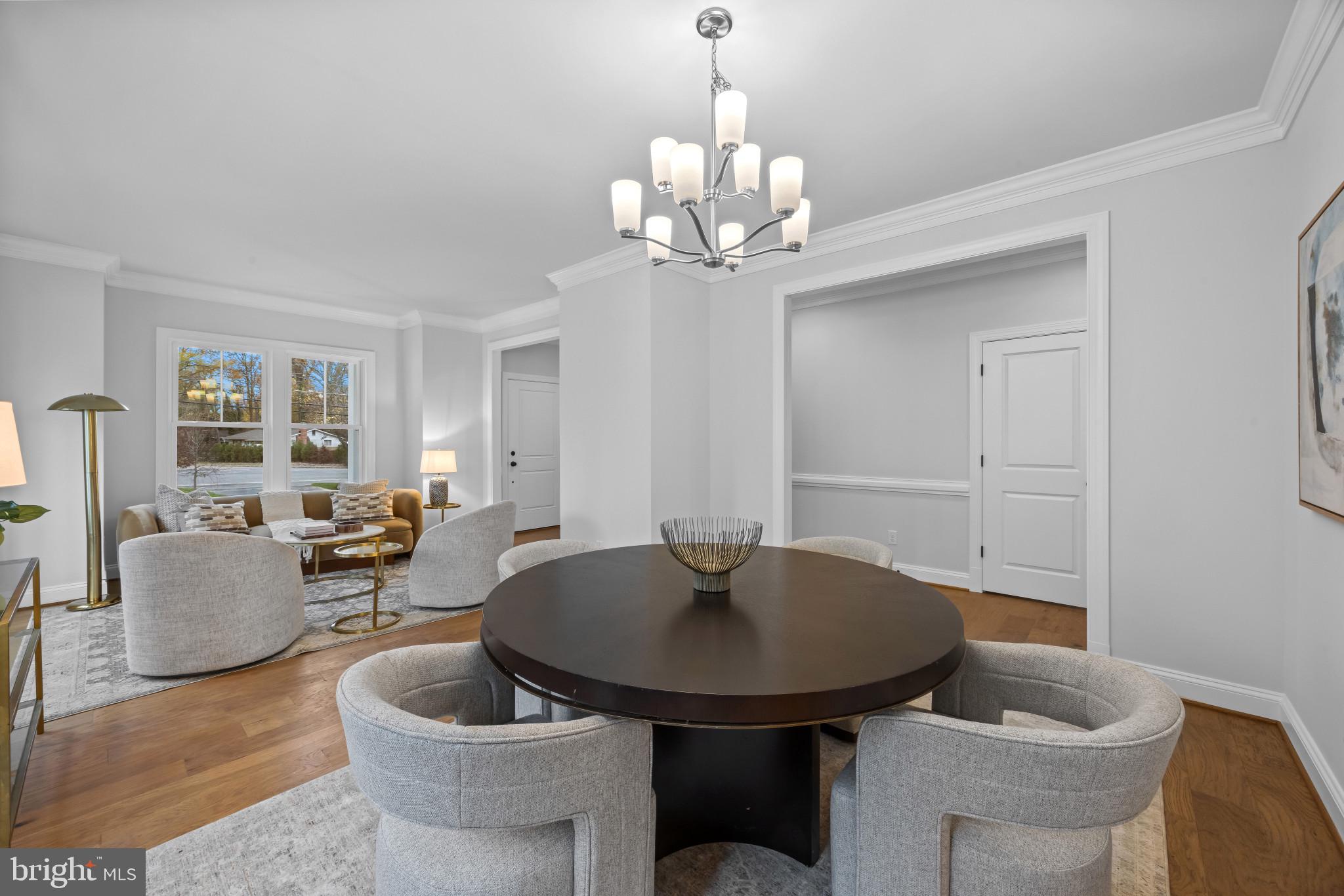 HOLLIN KNOLL - Residential