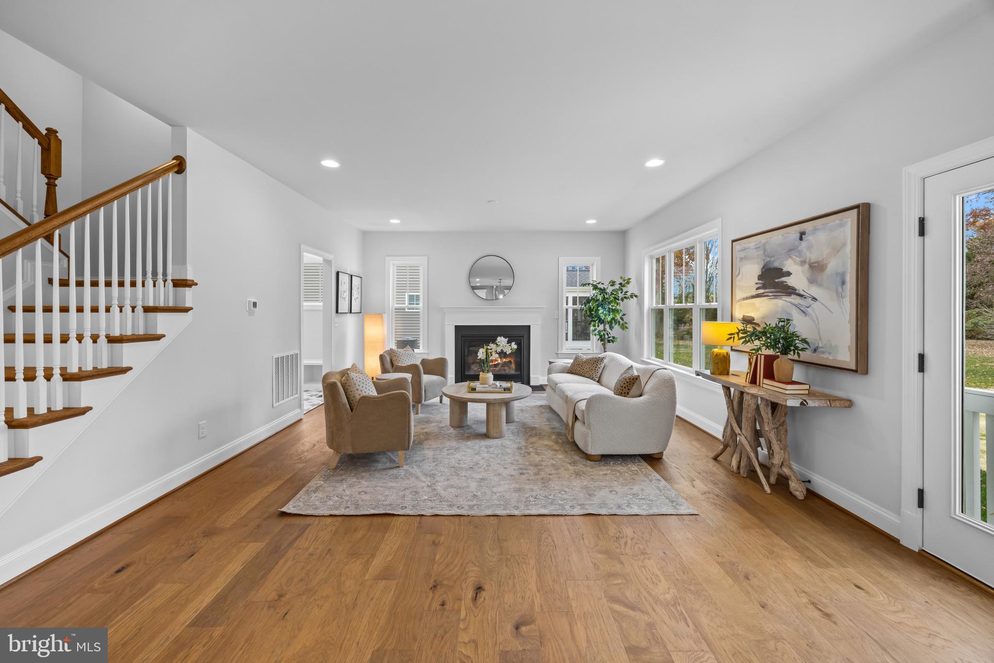 HOLLIN KNOLL - Residential