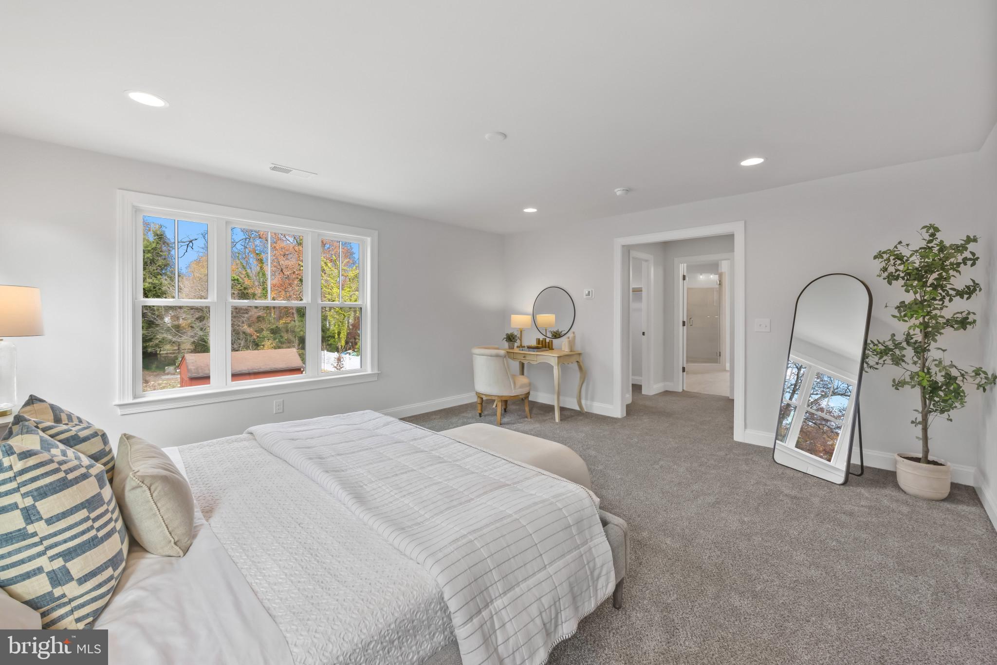 HOLLIN KNOLL - Residential