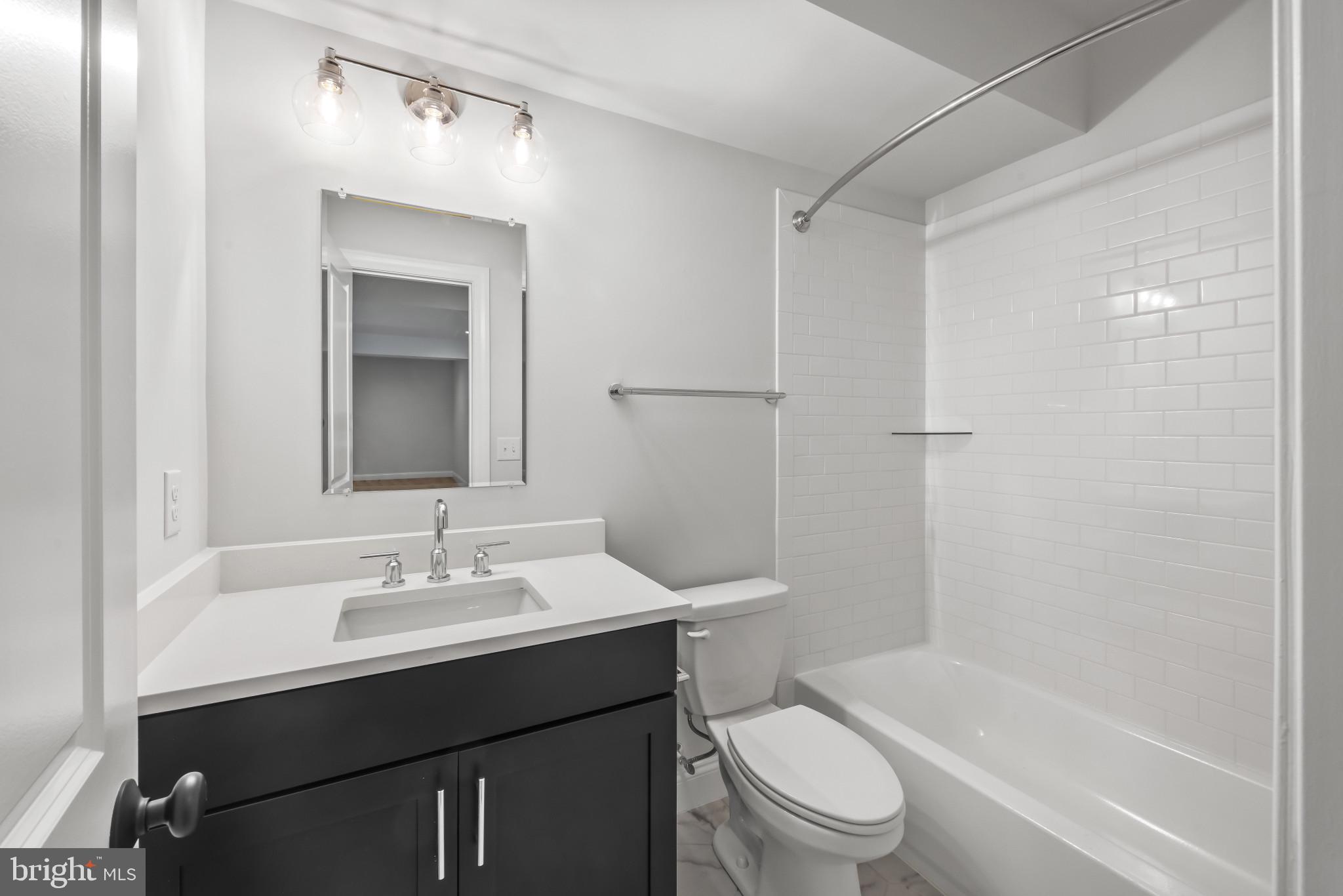 HOLLIN KNOLL - Residential