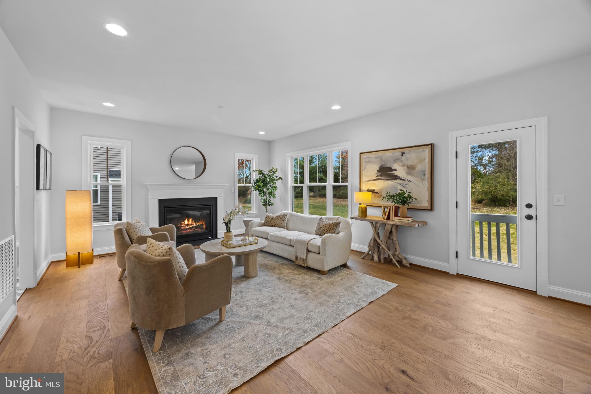 HOLLIN KNOLL - Residential