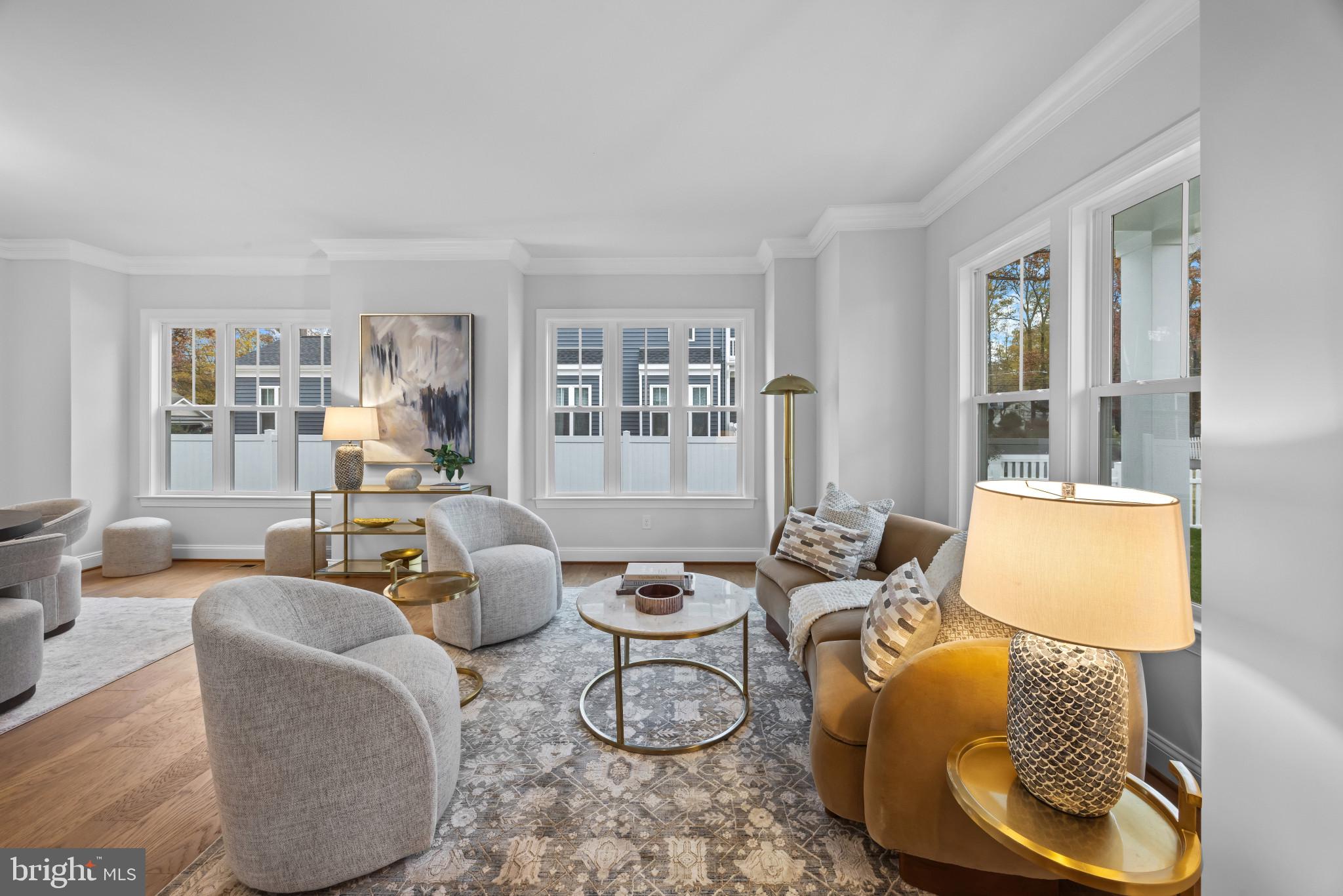 HOLLIN KNOLL - Residential