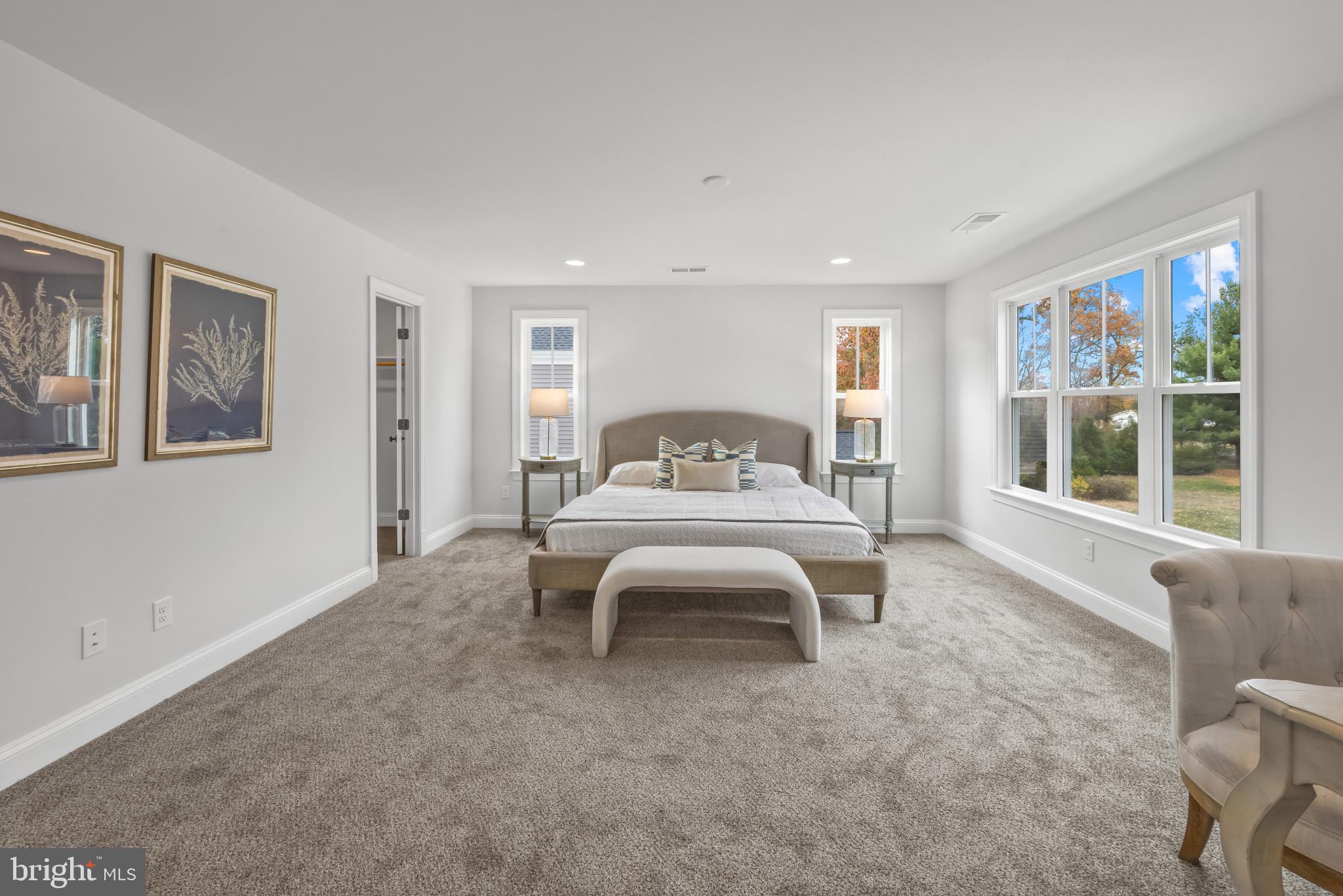 HOLLIN KNOLL - Residential