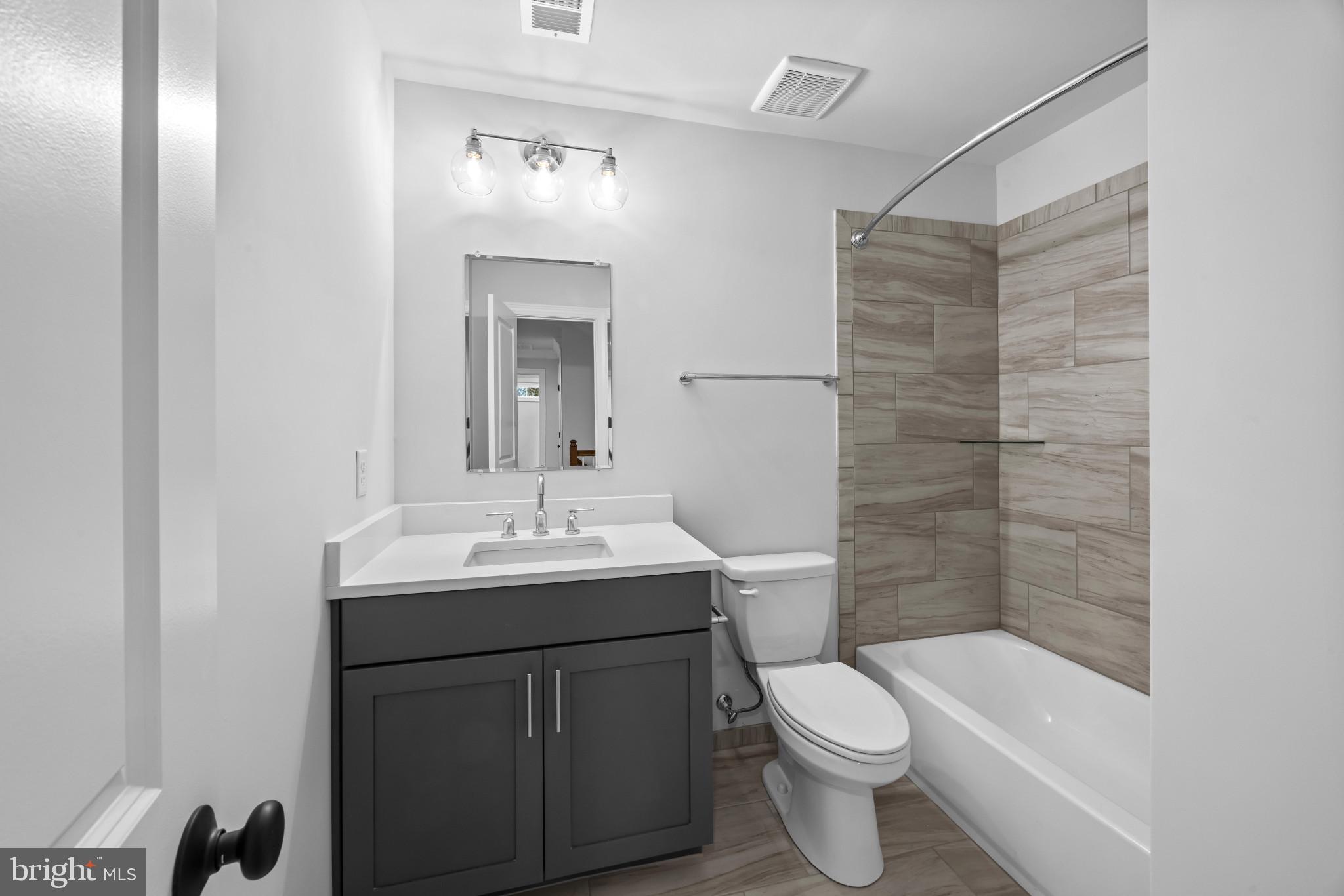 HOLLIN KNOLL - Residential