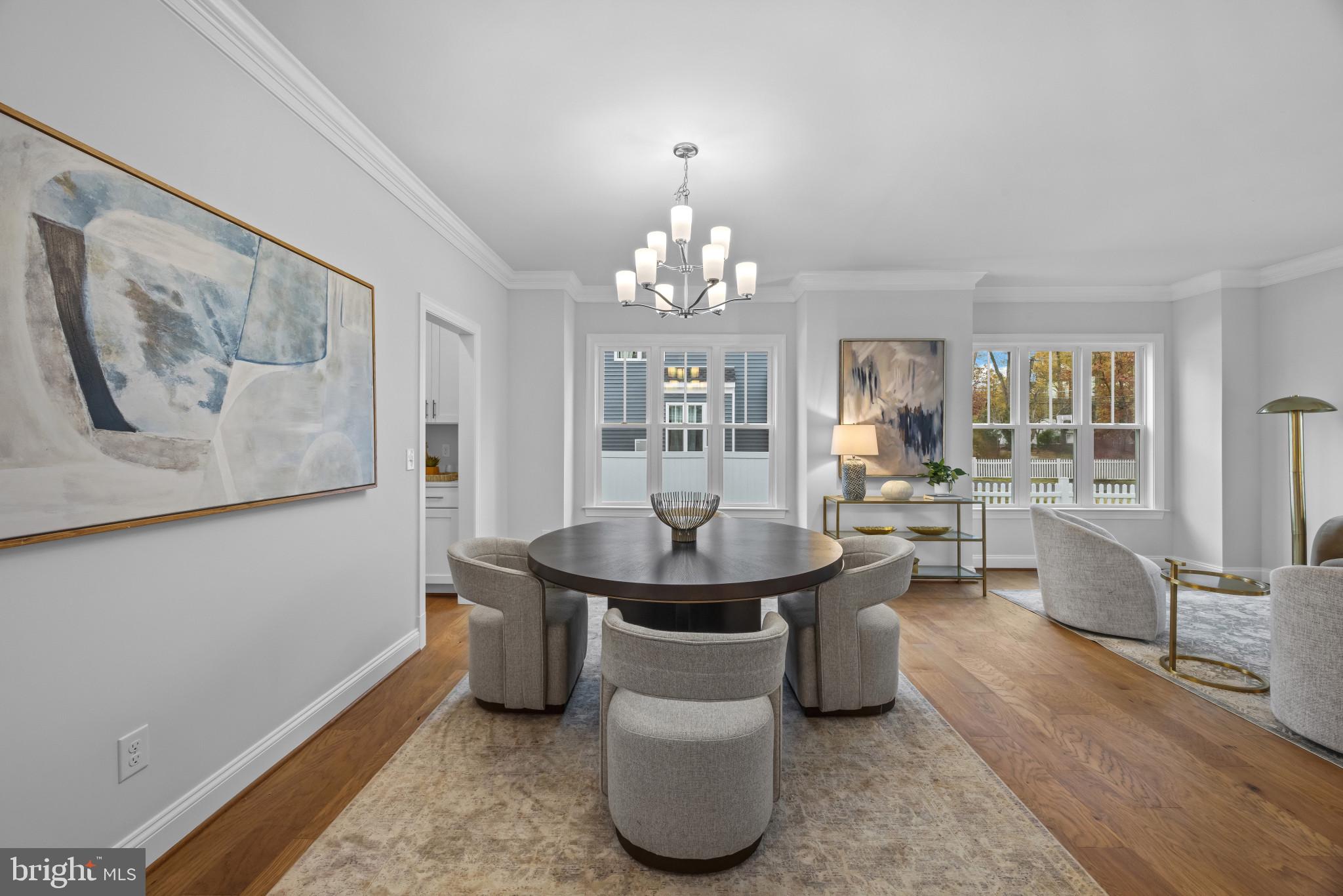 HOLLIN KNOLL - Residential