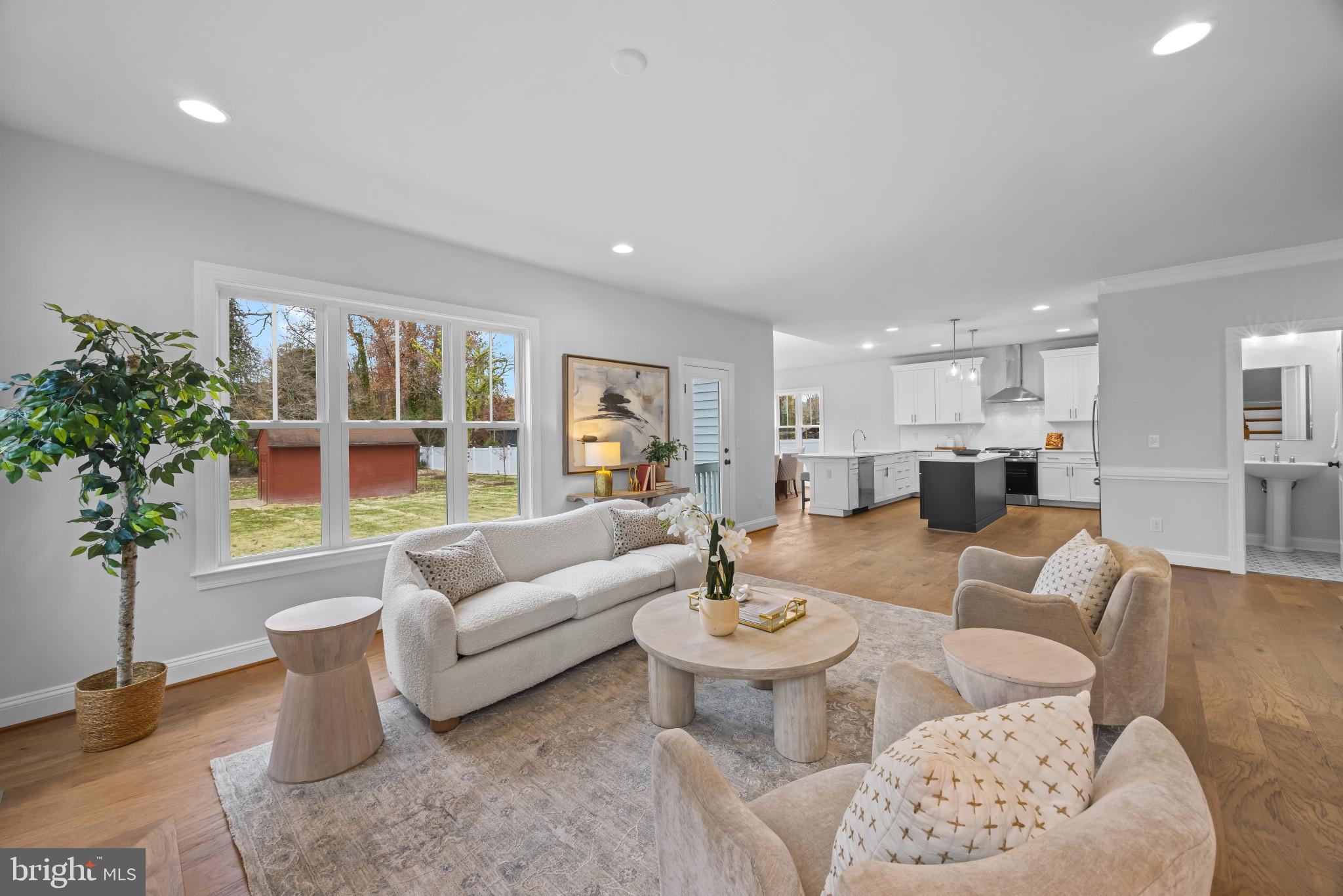 HOLLIN KNOLL - Residential