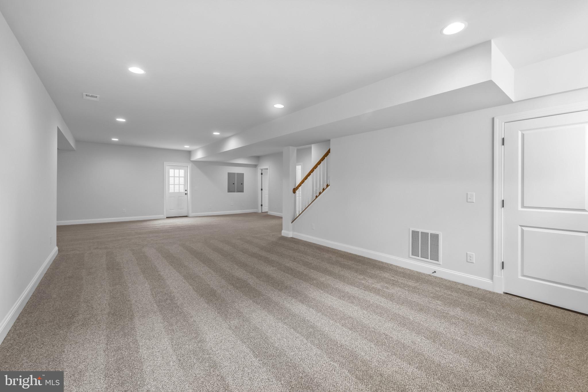 HOLLIN KNOLL - Residential