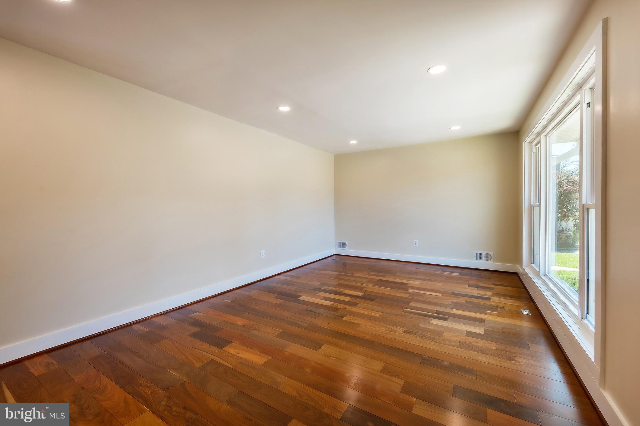 HILLCREST - Residential