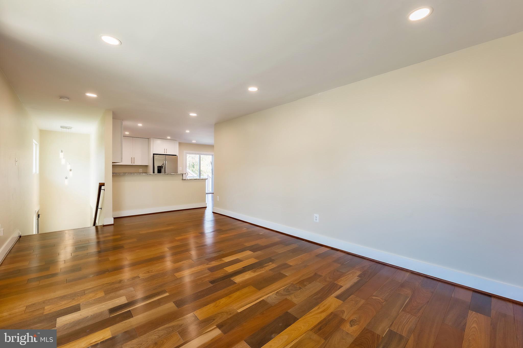 HILLCREST - Residential