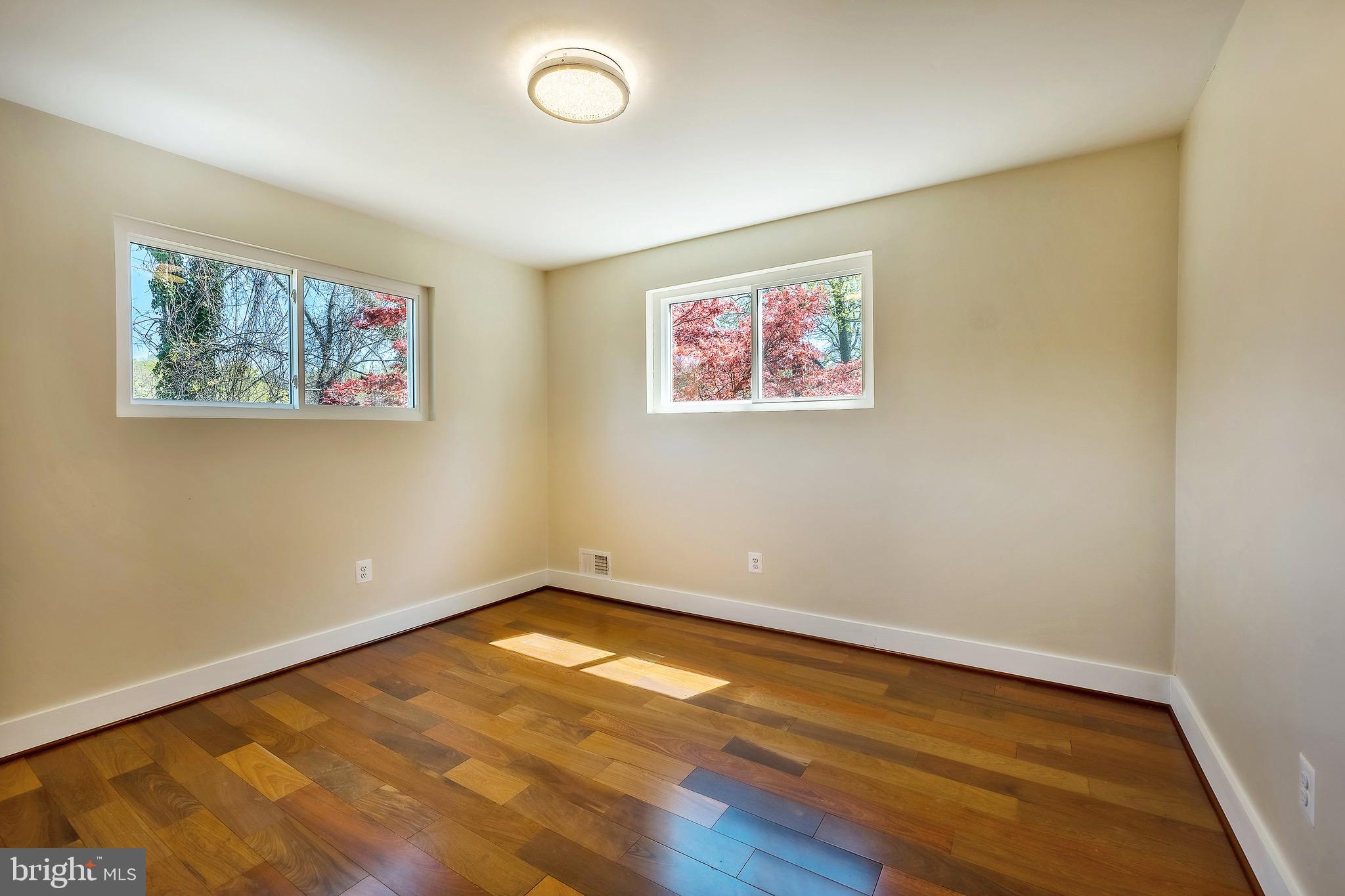 HILLCREST - Residential