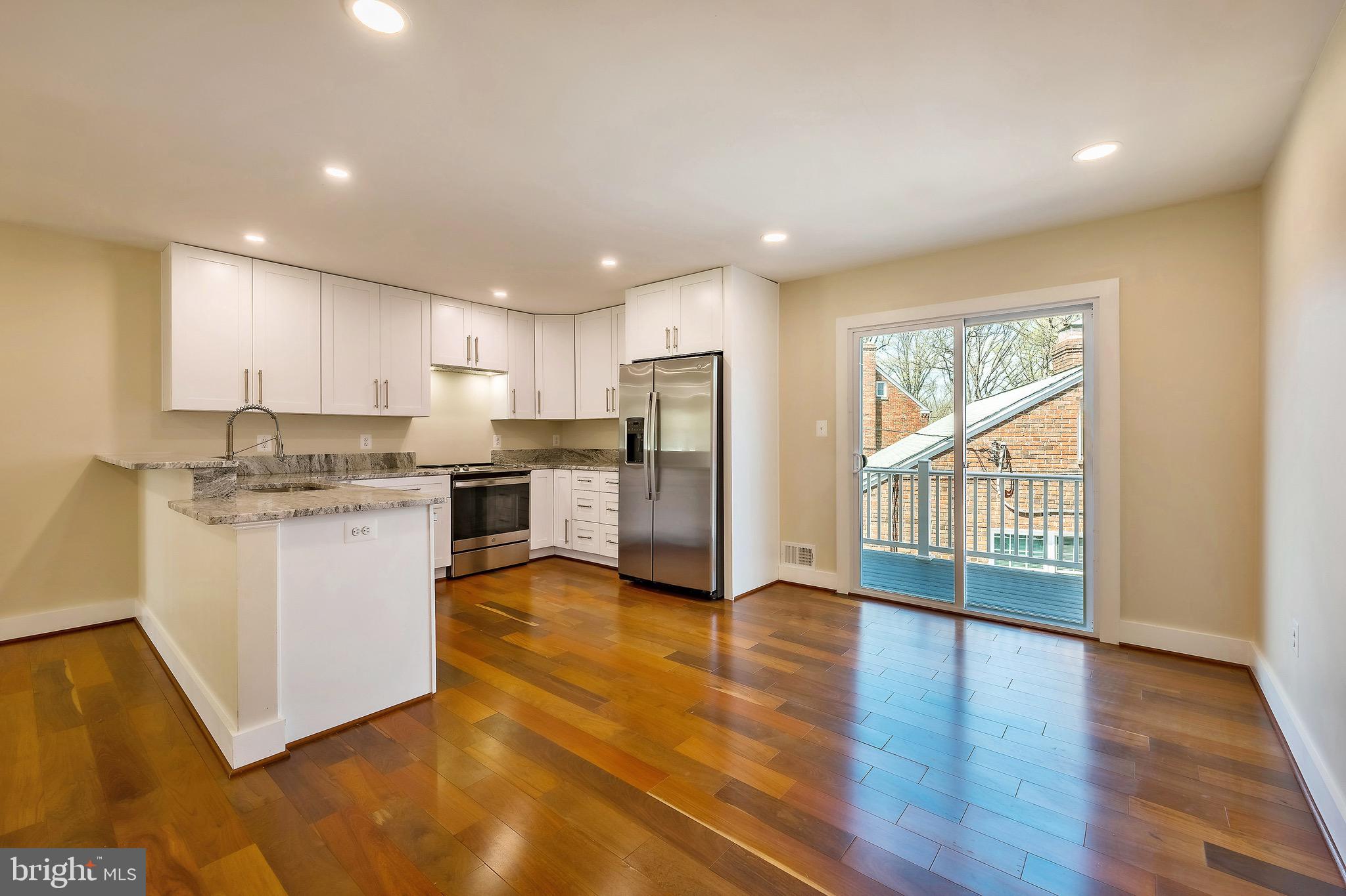 HILLCREST - Residential
