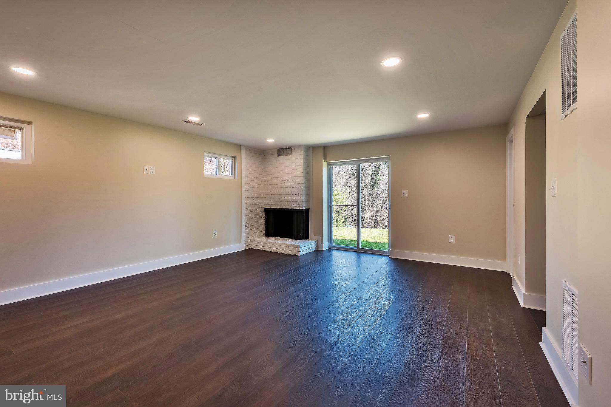 HILLCREST - Residential