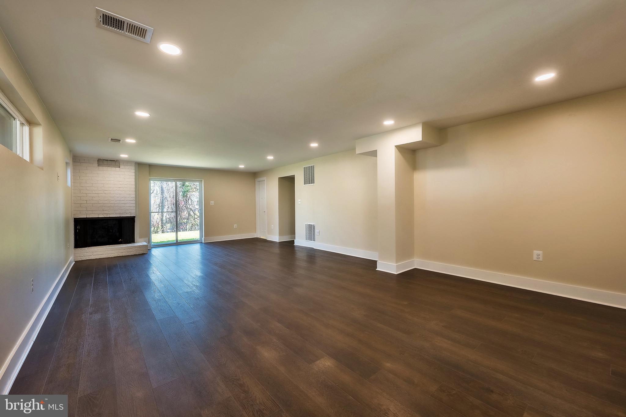 HILLCREST - Residential