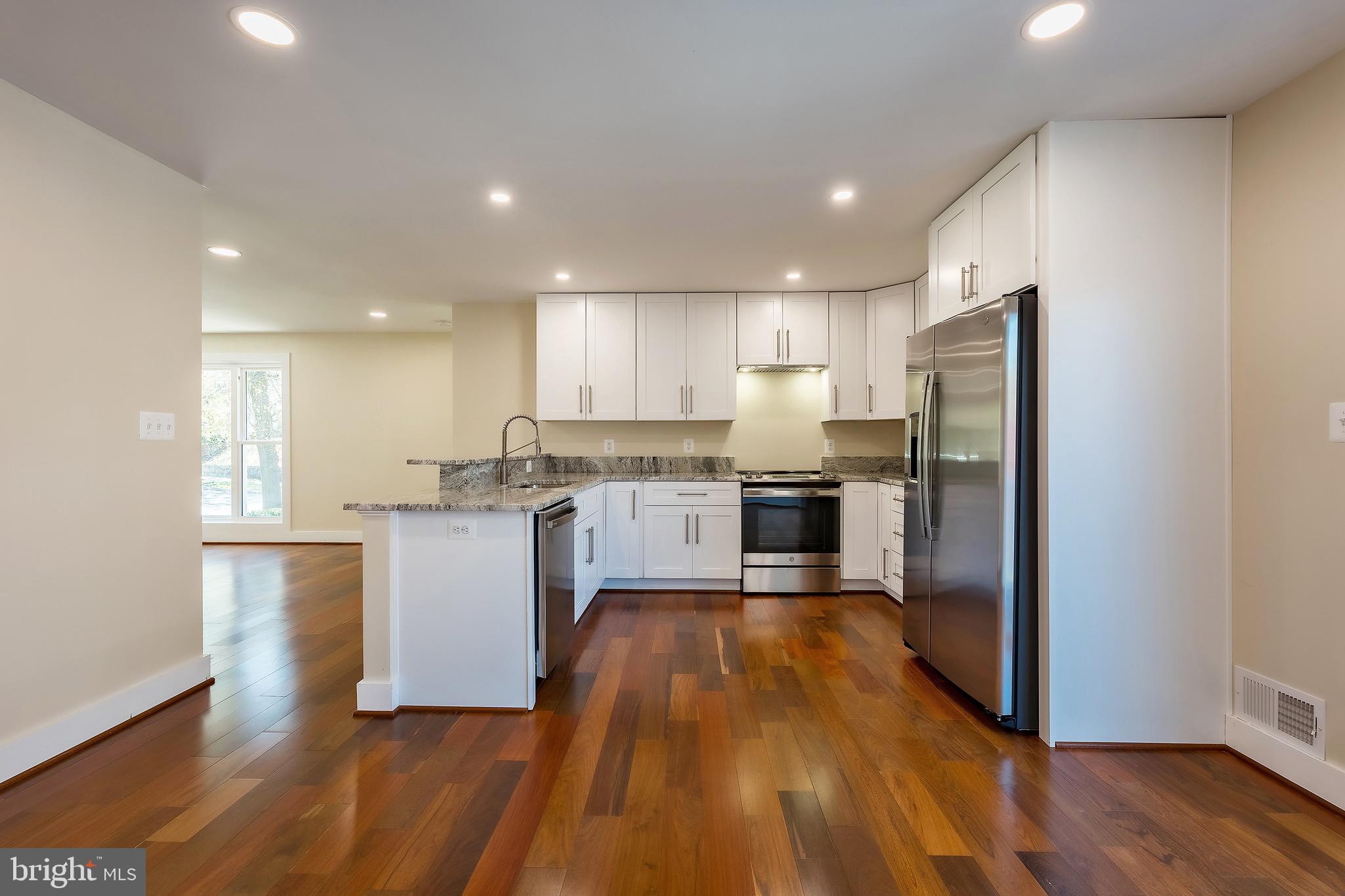 HILLCREST - Residential