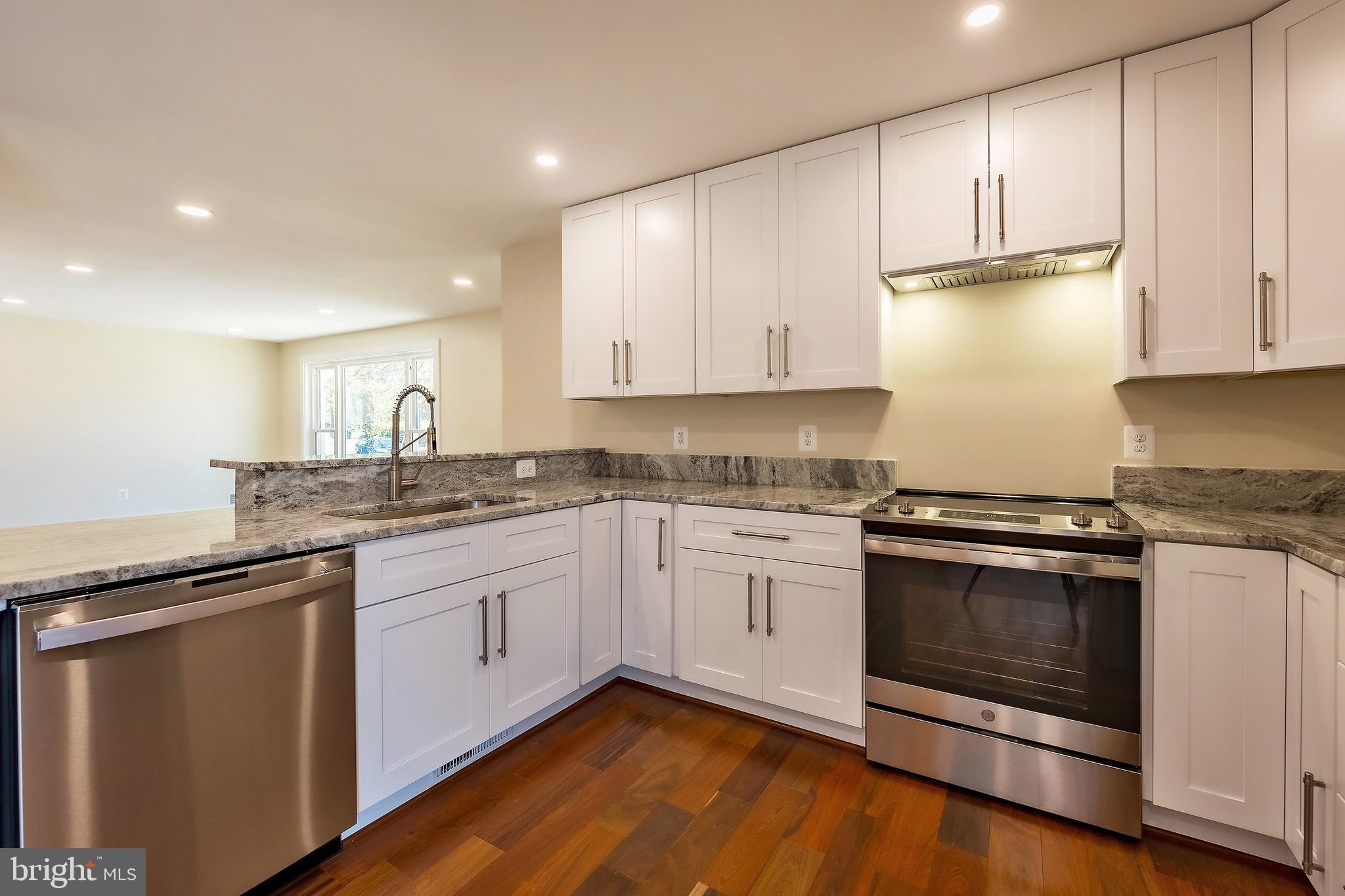 HILLCREST - Residential