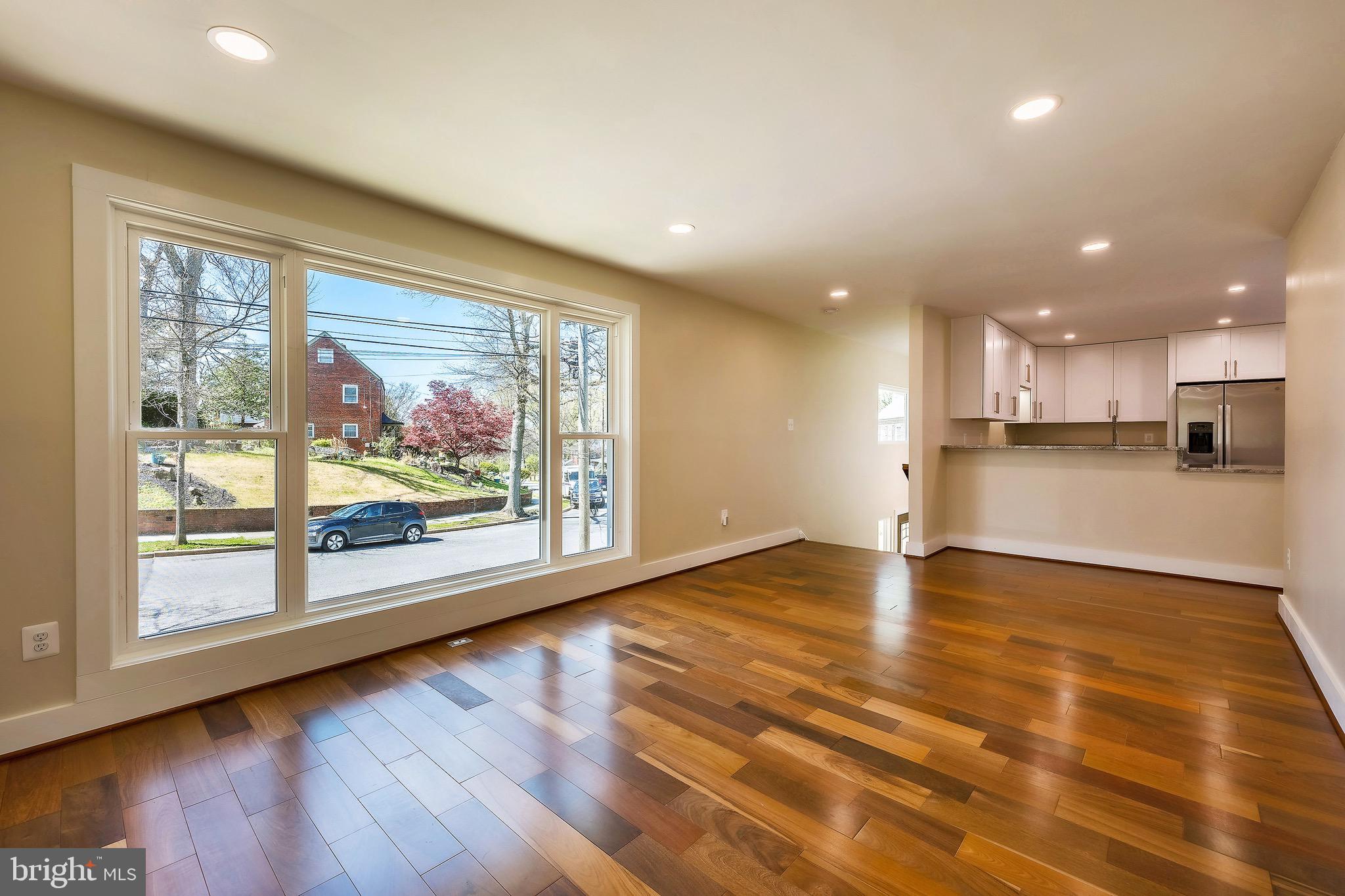 HILLCREST - Residential