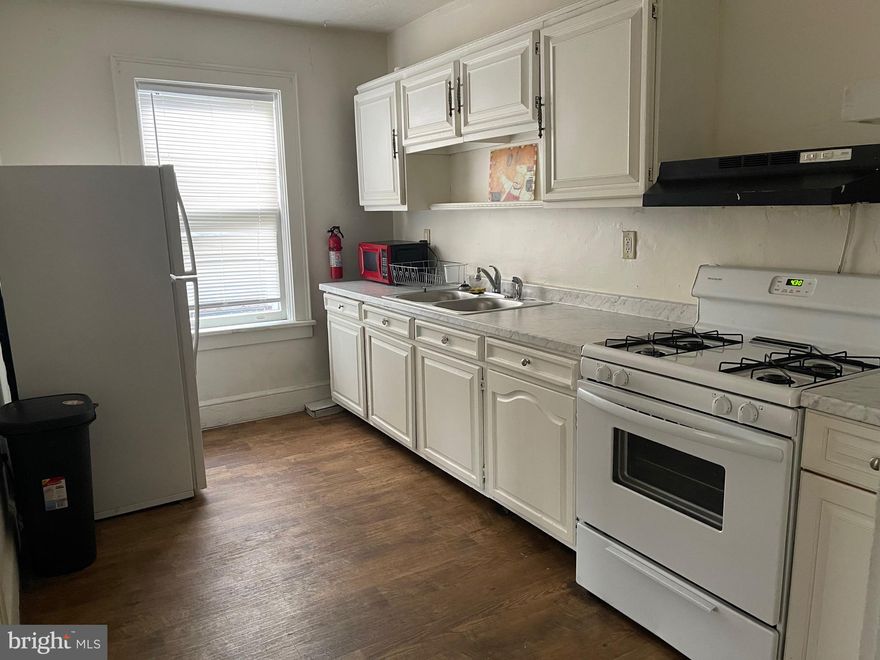 For rent is a 2 bedroom 1 bath third floor apartment. Home uses on street parking spaces. Owner pays trash.  Unit has Natural gas forced air heat and uses window units for A/C. Tenant pays water, sewer $50 monthly No Smoking, No Pets. $30 nonrefundable application fee required per applicant and if selected $40 admin fee. 615 Min. Credit Score AGENTS READ REMARKS