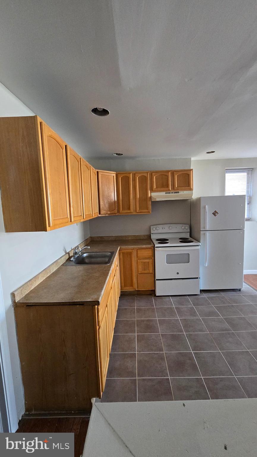 HUNTING PARK - Residential Lease