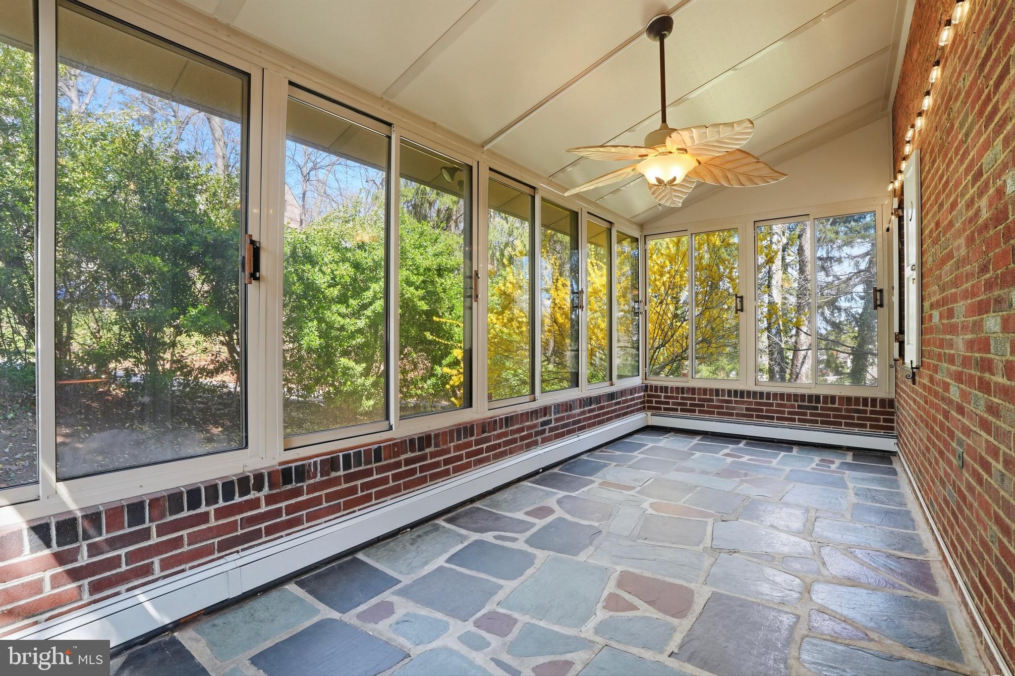 GLENSIDE - Residential