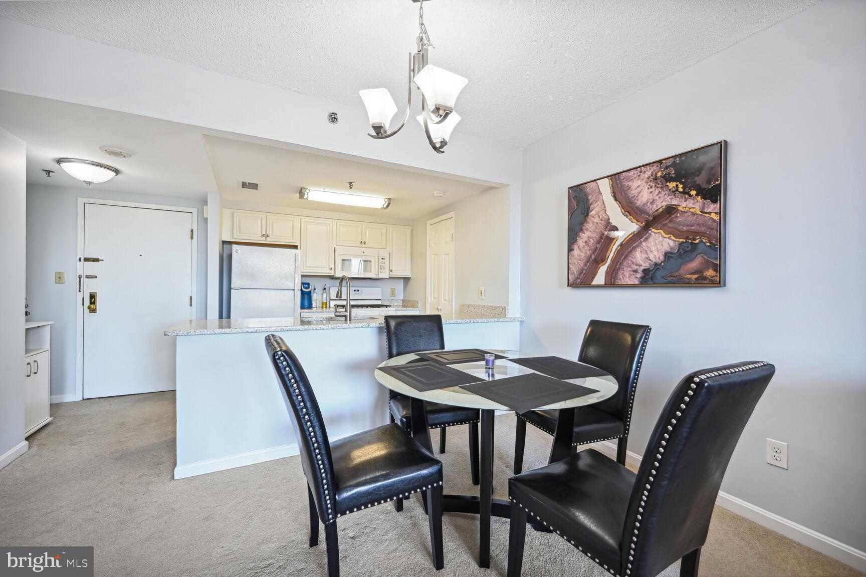 THE CHRISTOPHER - Residential