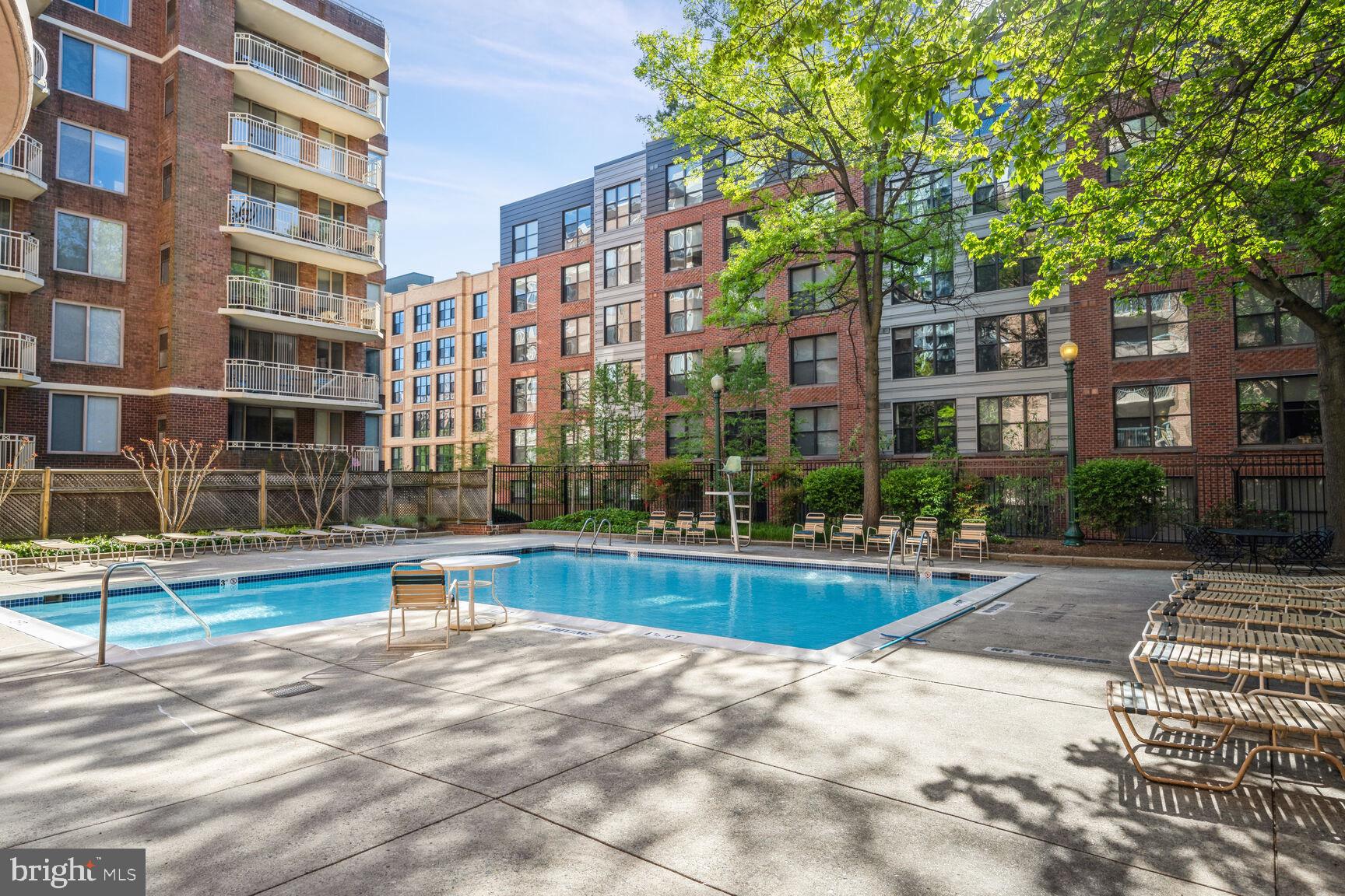 THE CHRISTOPHER - Residential