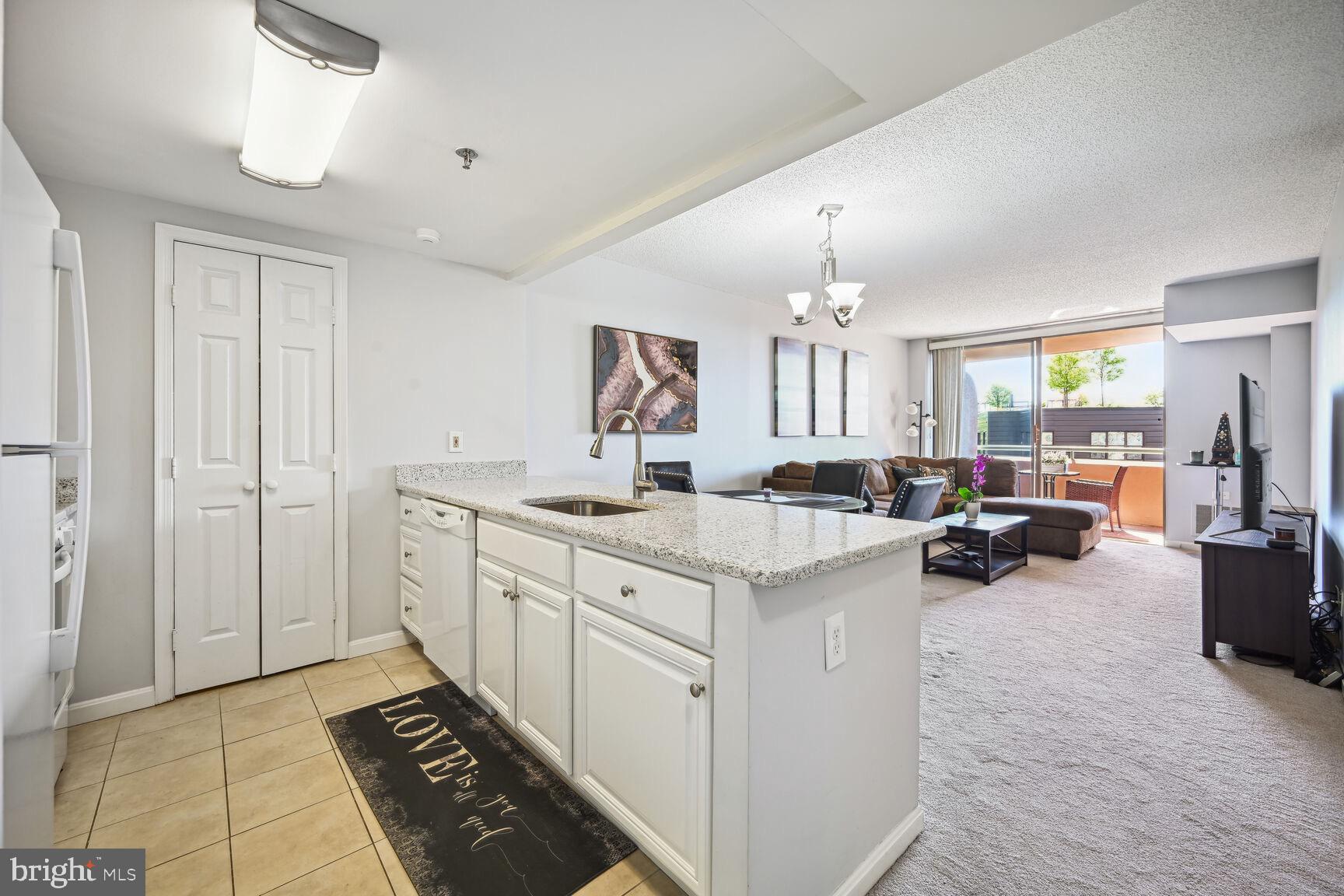 THE CHRISTOPHER - Residential