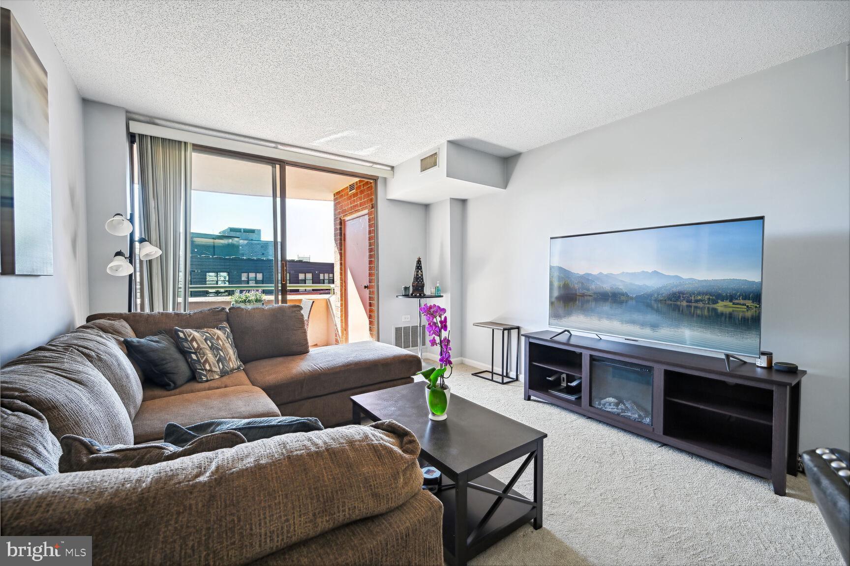 THE CHRISTOPHER - Residential