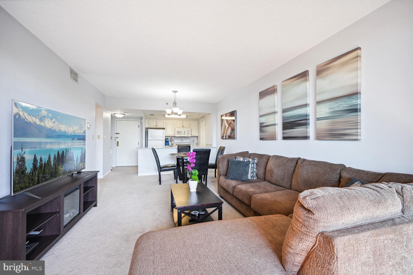 THE CHRISTOPHER - Residential