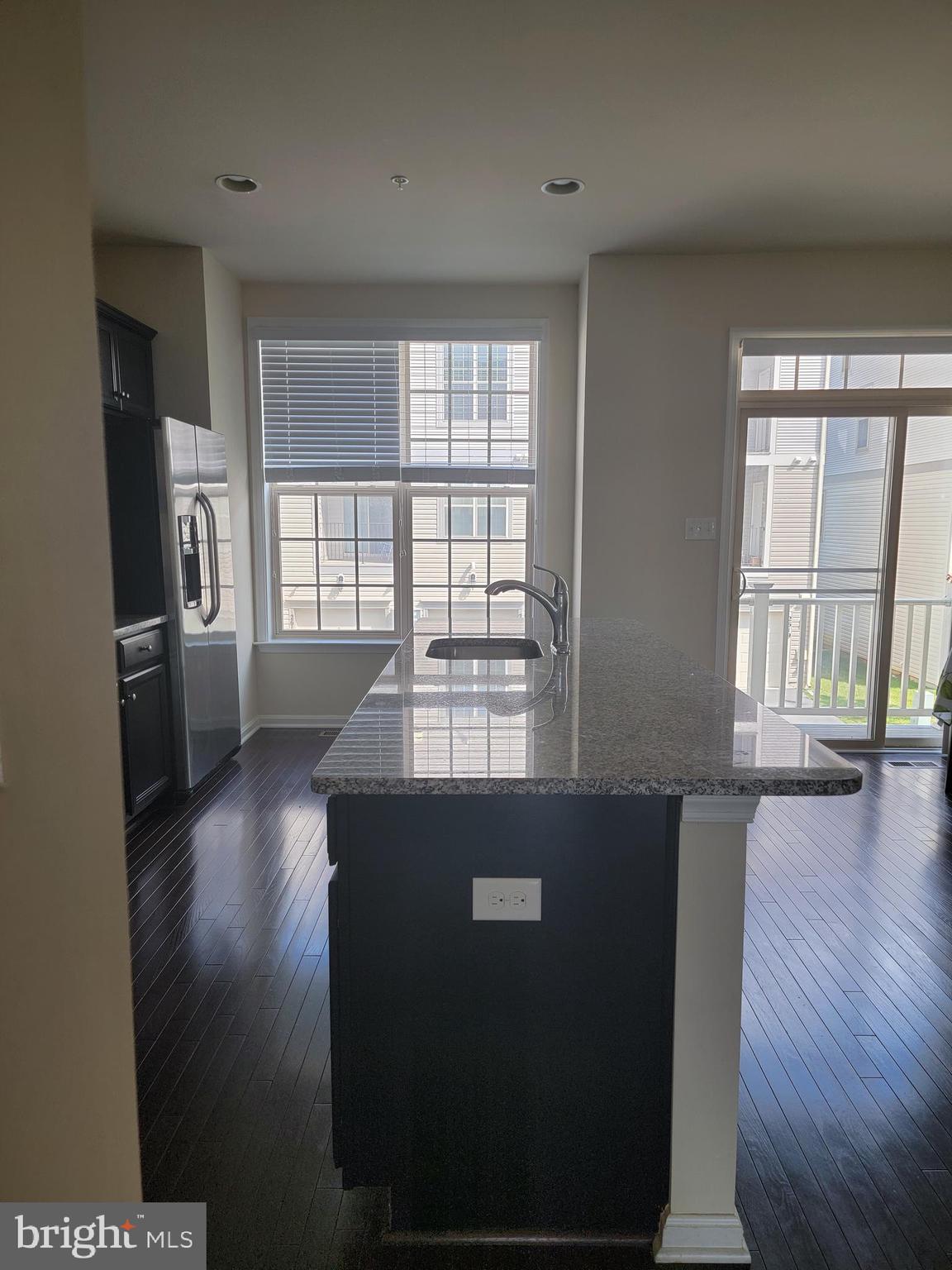 WOODMORE TOWNE CENTRE - Residential Lease