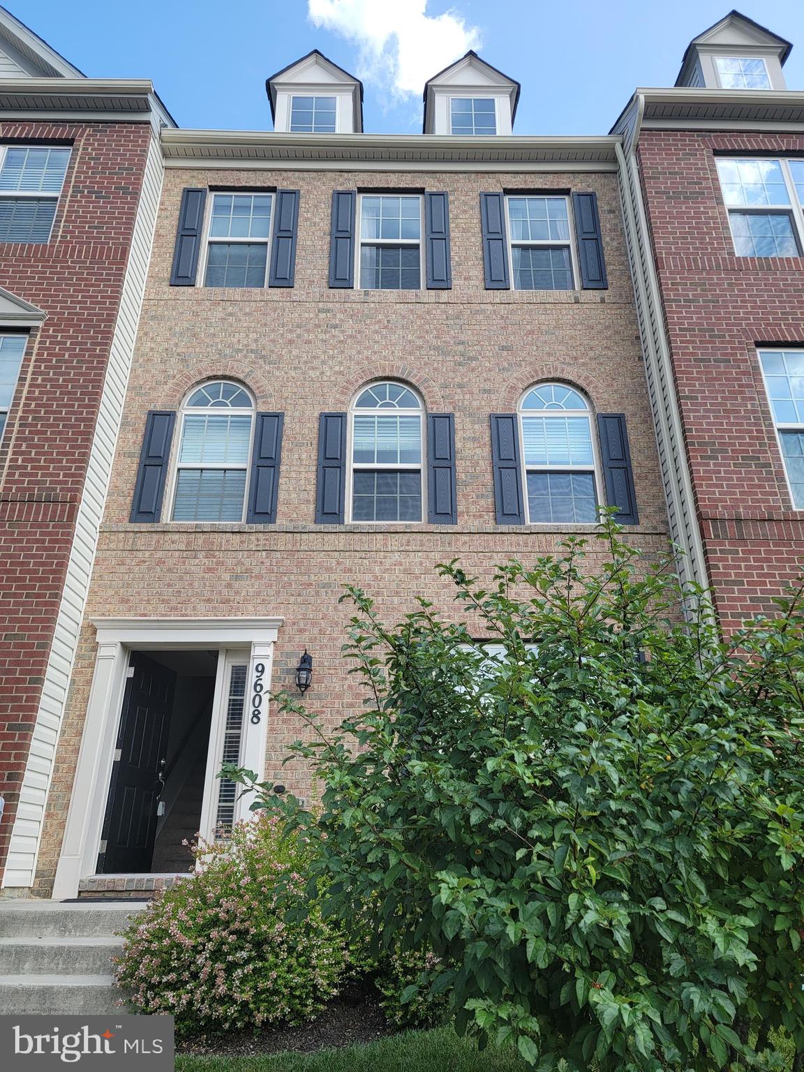 WOODMORE TOWNE CENTRE - Residential Lease