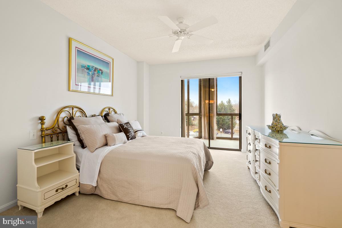 VANTAGE POINT WEST AT LW - Residential