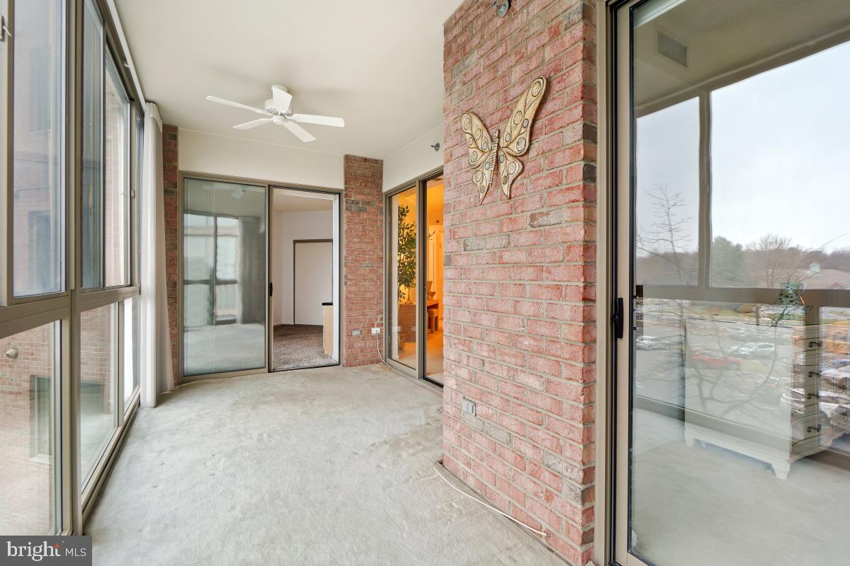 VANTAGE POINT WEST AT LW - Residential