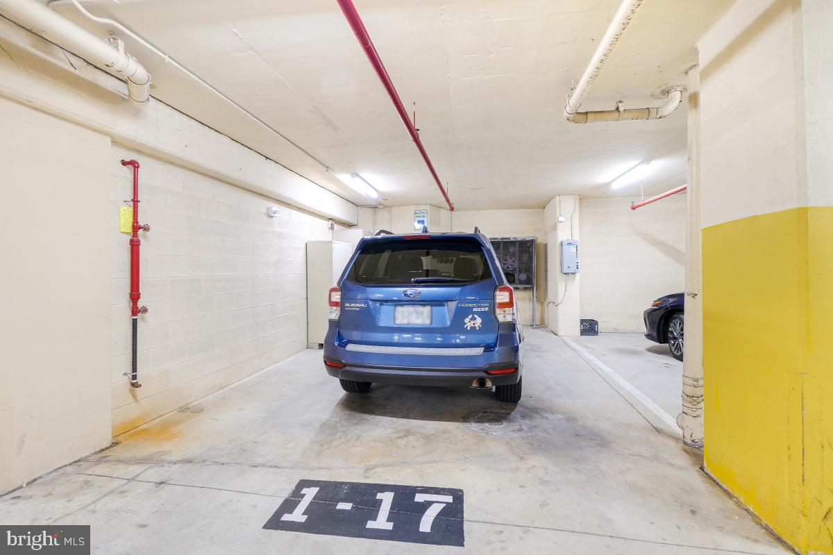 VANTAGE POINT WEST AT LW - Residential