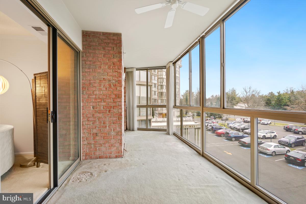 VANTAGE POINT WEST AT LW - Residential