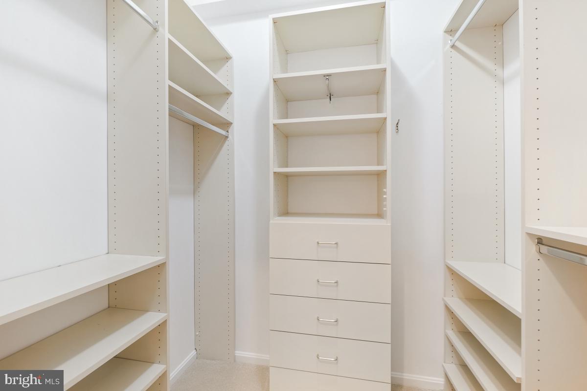 VANTAGE POINT WEST AT LW - Residential