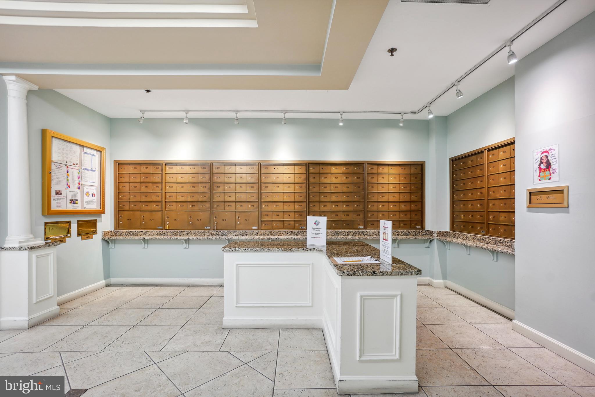 VANTAGE POINT WEST AT LW - Residential