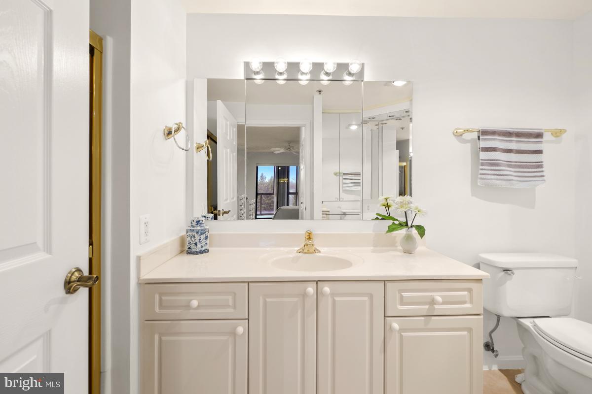 VANTAGE POINT WEST AT LW - Residential