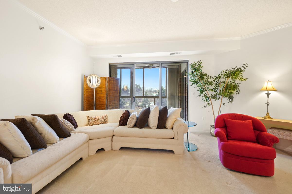 VANTAGE POINT WEST AT LW - Residential